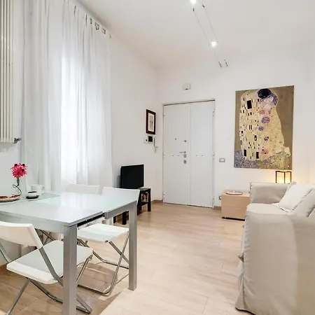 Warm Flat Near The Vatican *